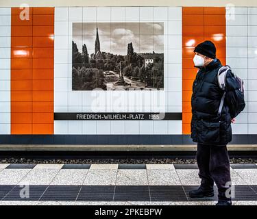 U-Bahn-Station Friedrich-Wilhelm-Platz der Linie U9 in Friedenau, Tempelhof-Schöneberg, Berlin Stockfoto