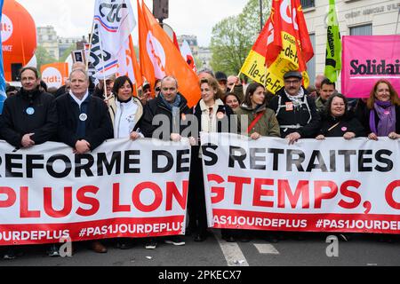 Paris, Frankreich. 6. April 2023. Julien Mattia / Le Pictorium - 11. Tag der Mobilisierung gegen die Rentenreform in Paris, 6. april 2023 - 06/04/2023 - Frankreich / Paris / Paris - Gewerkschaften während des 11. Tages der Mobilisierung gegen die Rentenreform, Paris, 6. April 2023. Kredit: LE PICTORIUM/Alamy Live News Stockfoto