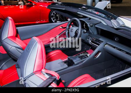 NEW YORK, NY, USA - 5. APRIL 2023: Lexus LC 500 auf der New York International Auto Show Stockfoto