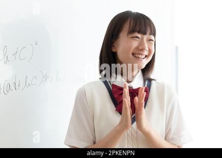 High-School-Mädchen applaudieren Stockfoto