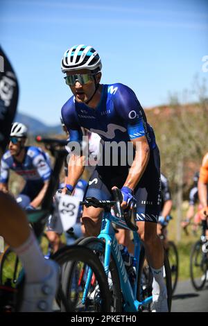 Santa Koloma, Euskadi, Spanien. 6. April 2023. Santa Koloma, Spanien, 06. April 2023: Movistar Team Rider Ruben Guerreiro während der 4. Etappe des Baskenlandes Itzulia 2023 zwischen Santurtzi und Santurtzi am 06. April 2023 in Santa Koloma, Spanien. (Kreditbild: © Alberto Brevers/Pacific Press via ZUMA Press Wire) NUR ZUR REDAKTIONELLEN VERWENDUNG! Nicht für den kommerziellen GEBRAUCH! Stockfoto