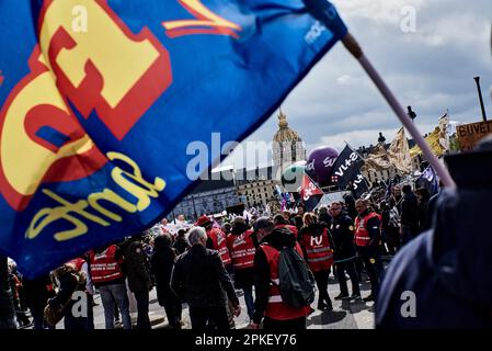 Antonin Burat / Le Pictorium - Protest gegen Rentengesetz in Paris - 6. April 2023 - 6. April 4/2023 - Frankreich / Paris / Paris - Protest in Paris anlässlich des elften landesweiten Tages der Klage gegen das Rentengesetz. Stockfoto