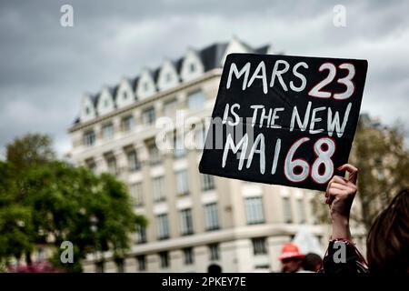 Antonin Burat / Le Pictorium - Protest gegen Rentengesetz in Paris - 6. April 2023 - 6. April 4/2023 - Frankreich / Paris / Paris - Protest in Paris anlässlich des elften landesweiten Tages der Klage gegen das Rentengesetz. Stockfoto