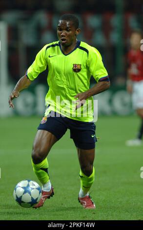 Mailand Italien , 15. März 2006, 'SSAN SIRO ' Stadium, UEFA Champions League 2005/2006, AC Mailand - FC Barcelona:Samuel Eto'o in Aktion während des Spiels Stockfoto