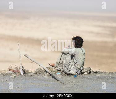 Hingol Pakistan 2022. März besuchen Hindu-Yatris-Pilger Schlammvulkane im Dorf Sapat und führen dort bestimmte Pujas und Rituale aus Stockfoto