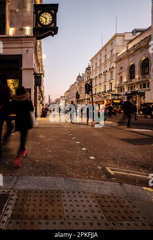 London, Großbritannien, Europa, 26. Februar 2019: Ein Abendspaziergang durch Westminster City. Stockfoto