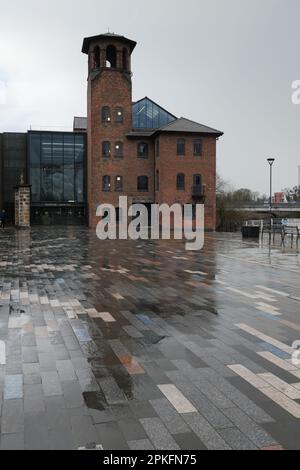 Die Seidenfabrik in Derby UK in The Rain. Stockfoto