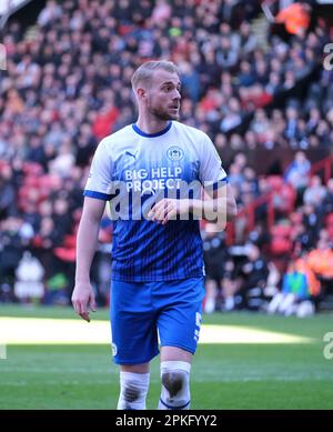 Bramall Lane, Sheffield, Großbritannien. 7. April 2023. EFL Championship, Sheffield United gegen Wigan Athletic; Jack Whatmough von Wigan Athletic. Kredit: Action Plus Sports/Alamy Live News Stockfoto