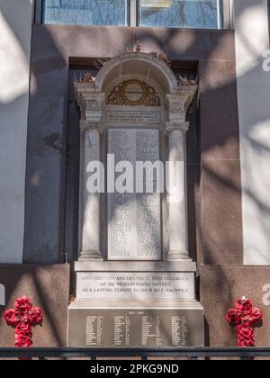 War Memorial to Post Office Workers Lost during World Wars One & Two, Mount Pleasant Sorting Office, Central London, UK. Stockfoto