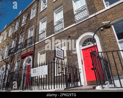 Das Charles Dickens Museum, 48 Doughty Street, Kings Cross, London. UK (2023). Stockfoto