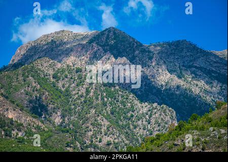 Wunderschönes Reiseziel in Südspanien. Sierras de Tejeda, Almijara und Alhama Stockfoto