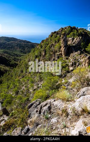 Wunderschönes Reiseziel in Südspanien. Sierras de Tejeda, Almijara und Alhama Stockfoto