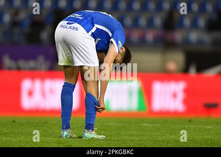 Lommel, Belgien. 07. April 2023. Jong Genks Spieler sehen deprimiert aus, nachdem sie ein Fußballspiel zwischen Jong Genk (U23) und Dender EH verloren haben, das am Freitag, den 07. April 2023 in Genk, am 6. Tag der Relegation Play-offs der 1B. Division der belgischen Meisterschaft „Challenger Pro League“ 2022-2023 stattfand. BELGA FOTO JILL DELSAUX Kredit: Belga News Agency/Alamy Live News Stockfoto