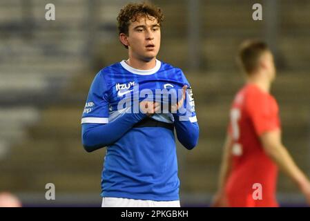 Lommel, Belgien. 07. April 2023. Jong Genks Spieler sehen deprimiert aus, nachdem sie ein Fußballspiel zwischen Jong Genk (U23) und Dender EH verloren haben, das am Freitag, den 07. April 2023 in Genk, am 6. Tag der Relegation Play-offs der 1B. Division der belgischen Meisterschaft „Challenger Pro League“ 2022-2023 stattfand. BELGA FOTO JILL DELSAUX Kredit: Belga News Agency/Alamy Live News Stockfoto