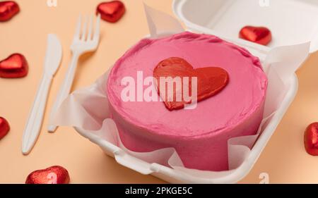 Valentinstag-Bento-Kuchen in der Eco Box Stockfoto