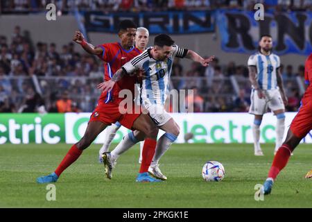 BUENOS AIRES, ARGENTINIEN - APRIL 23: Lionel Messi während eines Spiels zwischen Argentinien und Panama im Estadio Mas Monumental. Stockfoto