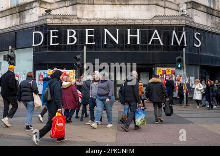 Ein allgemeiner Überblick über ein geschlossenes Debenhams-Geschäft in Manchester, England, Großbritannien. Stockfoto