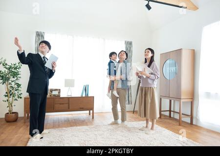 Familienvorschau eines Zimmers Stockfoto