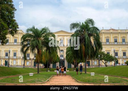 Rio, Brasilien - 07. april 2023, Quinta da Boa Vista ist ein Stadtpark im kaiserlichen Viertel von Sao Cristovao, mit Blick auf das Nationalmuseum U Stockfoto