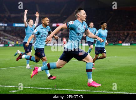 Burnley's Connor Roberts feiert das zweite Tor seiner Seite während des Sky Bet Championship-Spiels im Riverside Stadium, Middlesbrough. Foto: Freitag, 7. April 2023. Stockfoto