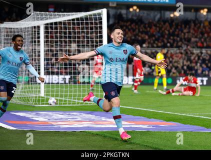 Burnley's Connor Roberts feiert das zweite Tor seiner Seite während des Sky Bet Championship-Spiels im Riverside Stadium, Middlesbrough. Foto: Freitag, 7. April 2023. Stockfoto