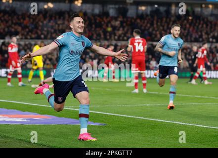 Burnley's Connor Roberts feiert das zweite Tor seiner Seite während des Sky Bet Championship-Spiels im Riverside Stadium, Middlesbrough. Foto: Freitag, 7. April 2023. Stockfoto