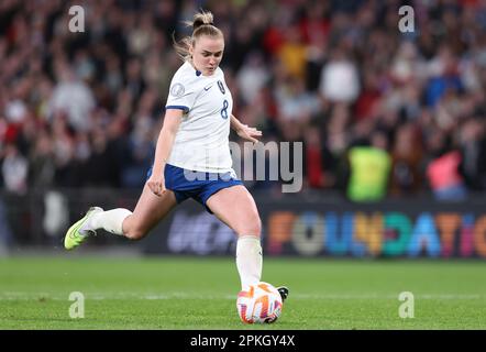 London, Großbritannien. 6. April 2023. Georgia Stanway of England erzielt während der Schießerei beim Finalissima-Spiel der Frauen CONMEBOL/UEFA im Wembley Stadium, London, einen Elfmeter. Das Bild sollte lauten: Paul Terry/Sportimage Credit: Sportimage/Alamy Live News Stockfoto