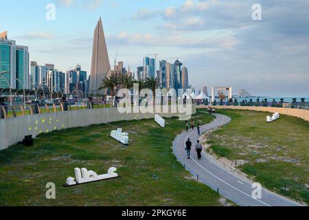 Ramadan Light Show an der Corniche Doha. Ramadan Lichtdekoration an der Corniche Doha Stockfoto