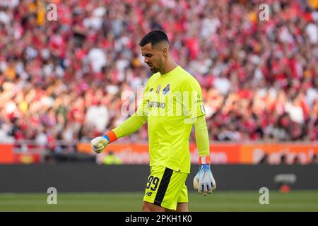 Lissabon, Portugal. 07. April 2023. Diogo Costa vom FC Porto in Aktion während des Fußballspiels Liga Portugal Bwin zwischen SL Benfica und FC Porto auf der Estadio da Luz. Endstand: SL Benfica 1:2 FC Porto Guthaben: SOPA Images Limited/Alamy Live News Stockfoto