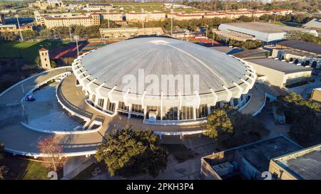 Baton Rouge, LA - Februar 2023: Das Pete Maravich Assembly Center, das „PMAC“ auf dem LSU Campus. Stockfoto