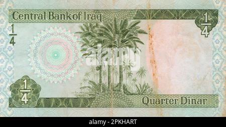 Blick auf die Reserveseite eines 1971 ausgestellten irakischen Banknoten-Dinars mit dem Bild einer Palmenfarm. Es hieß lokal 250 Fil Stockfoto