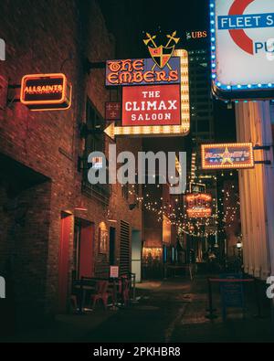 Oldtimer-Schilder in Printers Alley, Nashville, Tennessee Stockfoto