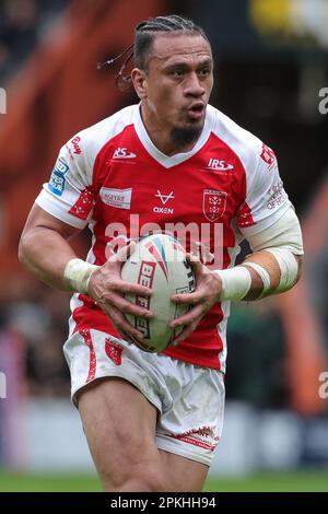 Sauaso „Jesse“ Sue #8 von Hull KR läuft mit dem Ball während des Spiels der Betfred Super League Round 8 Hull FC gegen Hull KR im MKM Stadium, Hull, Großbritannien, 7. April 2023 (Foto: James Heaton/News Images) Stockfoto