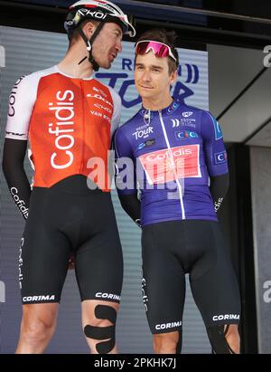 Le Mans, Frankreich. 07. April 2023. Pierre-Luc Périchon und Bryan Coquard von Cofidis während der Région Pays de la Loire Tour 2023, UCI Europe Tour Radrennen, Stufe 4, Sablé-sur-Sarthe - Le Mans (177, 8 km) am 7. April 2023 in Le Mans, Frankreich - Foto Laurent Lairys/DPPI Credit: DPPI Live Media/Alamy News Stockfoto