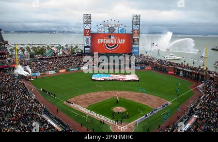 April 07 2023 San Francisco CA, USA Eröffnungszeremonien vor dem MLB-Spiel zwischen den Kansas City Royals und den San Francisco Giants im Oracle Park San Francisco Calif Thurman James/CSM Kredit: CAL Sport Media/Alamy Live News Stockfoto