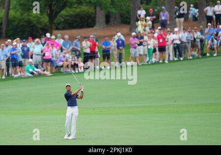 Augusta, USA. 7. April 2022. Tiger Woods of the United States tritt in der zweiten Runde des Masters-Golfturniers 2023 im Augusta National Golf Club am 7. April 2022 in Augusta (USA) auf. Kredit: Wu Xiaoling/Xinhua/Alamy Live News Stockfoto