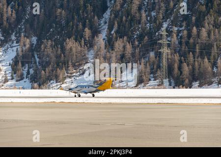 Samedan, Schweiz, 21. Februar 2023 Pilatus PC-12 NGX Propellerflugzeug auf dem Vorfeld Stockfoto