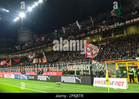 San Siro Stadium, Mailand, Italien, 07. April 2023, AC Mailand Fans Curva Sud während des Fußballspiels AC Mailand gegen Empoli FC – italienische Fußballserie A. Stockfoto