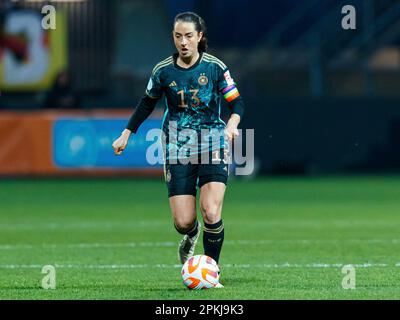 firo : 7. April 2023, Fußball, Freundschaftsspiel DFB Frauenlandspiel Nationalmannschaft Niederlande - Deutschland Sara Dabritz (Deutschland) Einzelaktion, ganze Figur, Stockfoto