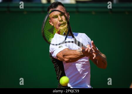 Roquebrune-Cap-Martin, Frankreich, Frankreich. 8. April 2023. Marton FUCSOVICS von Ungarn am ersten Qualifikationstag der Rolex Monte-Carlo Masters 2023, ATP Masters 1000 Tennis Turnier im Monte-Carlo Country Club am 08. April 2023 in Roquebrune-Cap-Martin, Frankreich. (Kreditbild: © Matthieu Mirville/ZUMA Press Wire) NUR REDAKTIONELLE VERWENDUNG! Nicht für den kommerziellen GEBRAUCH! Stockfoto