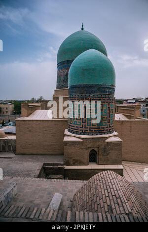 Kuppeln von Qazizadeh Rumi Mausoleum in Nekropolis Shah-i-Zinda, Samarqand, Samarkand Usbekistan, Zentralasien Stockfoto