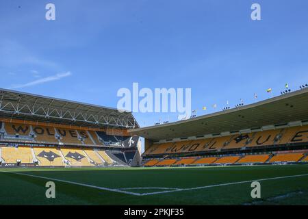 Wolverhampton, Großbritannien. 08. April 2023. Ein allgemeiner Einblick in Molineux, Heimat von Wolverhampton Wanders vor dem Premier League-Spiel Wolverhampton Wanderers vs Chelsea in Molineux, Wolverhampton, Großbritannien, 8. April 2023 (Foto von Gareth Evans/News Images) in Wolverhampton, Großbritannien, am 4./8. April 2023. (Foto: Gareth Evans/News Images/Sipa USA) Guthaben: SIPA USA/Alamy Live News Stockfoto