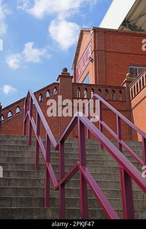 Birmingham, Großbritannien. 08. April 2023. Villa Park, Birmingham, Großbritannien, am 8. April 2023. Kredit: Paul Marriott/Alamy Live News Stockfoto