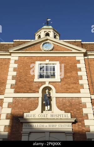 Details der Fassade des Bluecoat Hospital-Gebäudes an der Northgate Street Chester UK Stockfoto