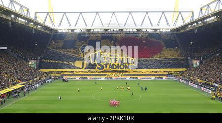 Dortmund, Deutschland. 08. April 2023. firo : 08.04.2023, Fußball, 1. Liga, 1. Bundesliga, Season 2022/2023, BVB, Borussia Dortmund - Union Berlin Choreo BVB Fans Credit: dpa/Alamy Live News Stockfoto