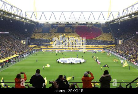 Dortmund, Deutschland. 08. April 2023. firo : 08.04.2023, Fußball, 1. Liga, 1. Bundesliga, Season 2022/2023, BVB, Borussia Dortmund - Union Berlin Choreo BVB Fans Credit: dpa/Alamy Live News Stockfoto