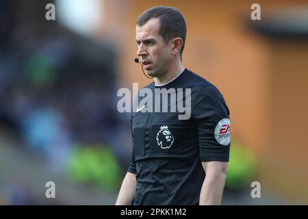 Schiedsrichter Peter Bankes während des Premier League-Spiels Wolverhampton Wanderers gegen Chelsea in Molineux, Wolverhampton, Großbritannien, 8. April 2023 (Foto: Gareth Evans/News Images) Stockfoto