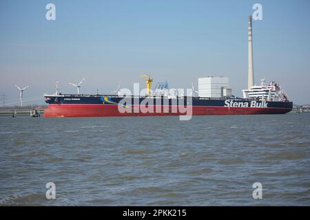 Rohöltanker STENA SUNRISE liegt in Wilhelmshaven, Deutschland Stockfoto