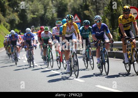 Amorebieta Etxano, Spanien. 07. April 2023. Balkon de Bizkaia, Spanien, 07. April 2023: Der INEOS Grenadiers Rider, Luke Plapp während der 5. Etappe des Baskenlandes Itzulia zwischen Ekin und Amorebieta-Etxano, am 07. April 2023 auf dem Balkon de Bizkaia, Spanien. (Foto: Alberto Brevers/Pacific Press) Kredit: Pacific Press Media Production Corp./Alamy Live News Stockfoto