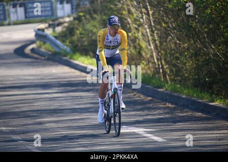 Amorebieta-Etxano, Euskadi, Spanien. 7. April 2023. Ekin, Spanien, 07. April 2023: The INEOS - Grenadiers Rider, Luke Plapp während der 5. Etappe des Baskenlandes Itzulia 2023 zwischen Ekin und Amorebieta-Etxano, am 07. April 2023, in Ekin, Spanien. (Kreditbild: © Alberto Brevers/Pacific Press via ZUMA Press Wire) NUR ZUR REDAKTIONELLEN VERWENDUNG! Nicht für den kommerziellen GEBRAUCH! Kredit: ZUMA Press, Inc./Alamy Live News Stockfoto